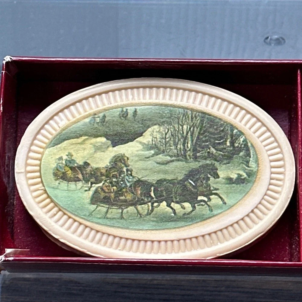 Vintage Avon 1876 Winterscapes Currier & Ives Fragranced Soap Set 2 Bars 6oz